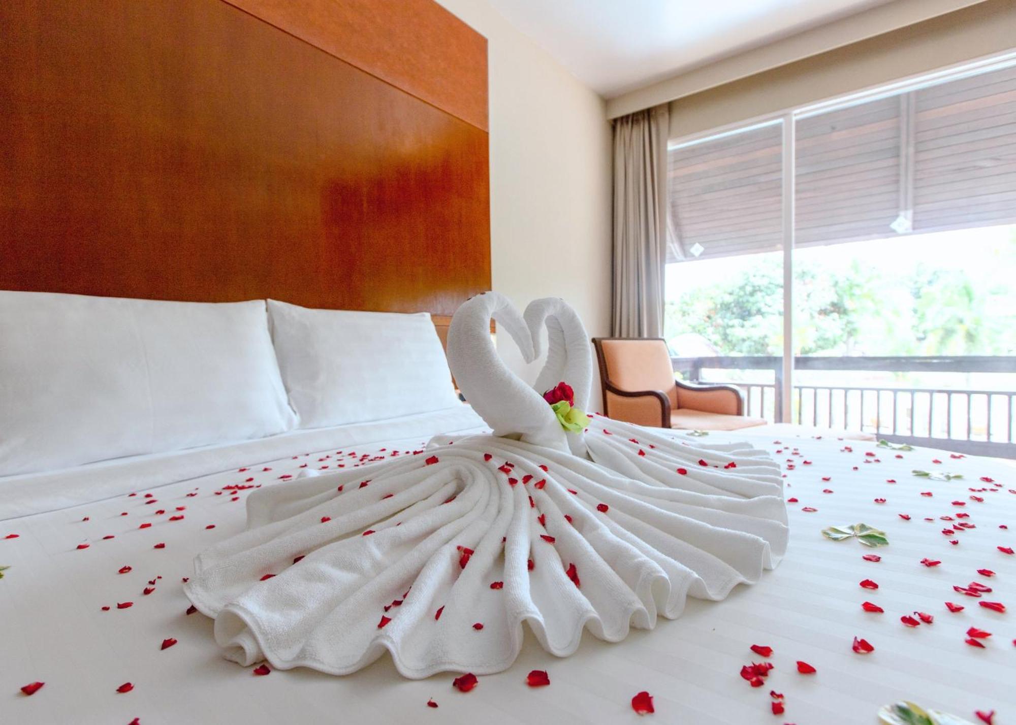 Mission Hills Phuket Golf Resort-Sha Extra Plus Por Bay Exterior foto