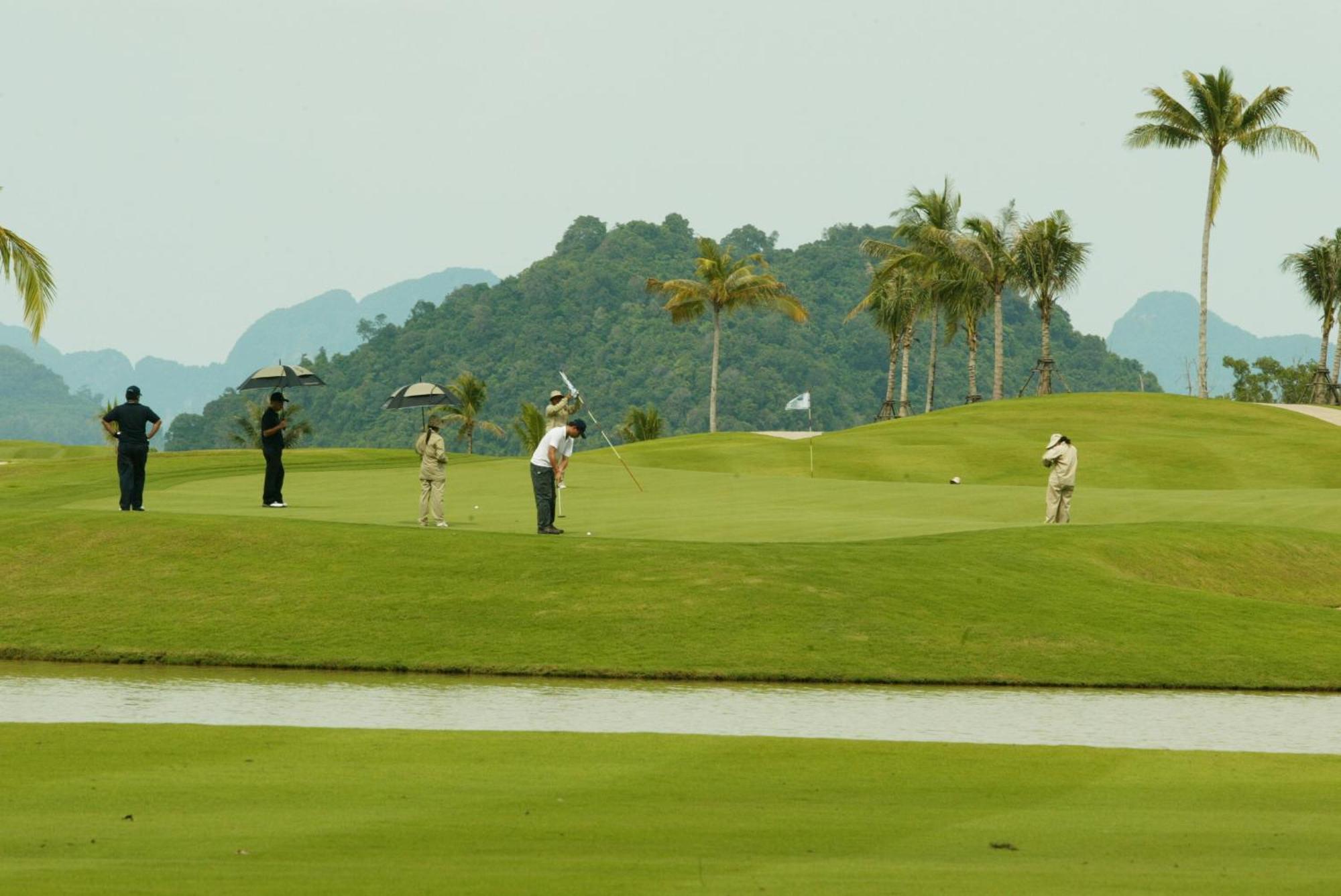 Mission Hills Phuket Golf Resort-Sha Extra Plus Por Bay Exterior foto